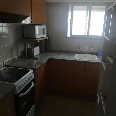 Les Deveses دينايا