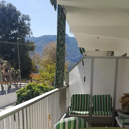 Les Deveses دينايا